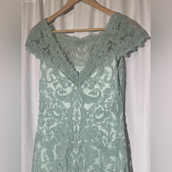 Tadashi Shoji Sanda Embroidered Mint Dress | 8 - Picture 14 of 16